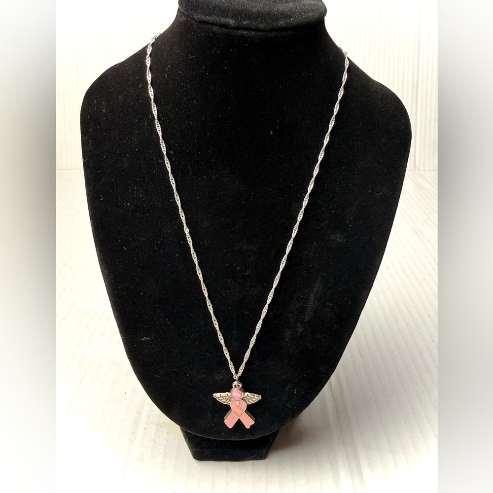 Avon Breast Cancer Awareness Angel Wings Pendant‎ Necklace Silver Tone Pink